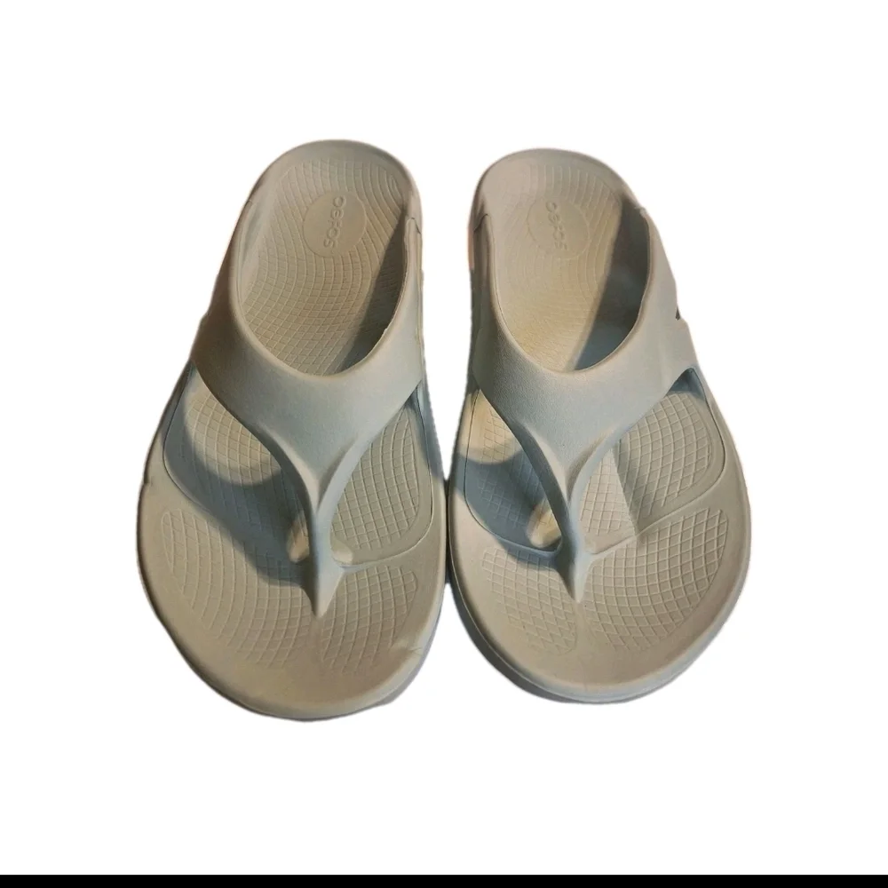 OOFOS Blue Flip Flops Thong Women's Sandals. Size 10 - Picture 1 of 11
